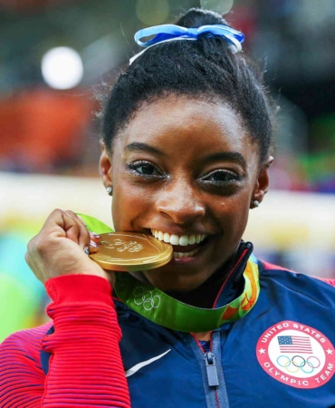 simone-biles-b3a9ff767bc446058dd39077a1bf2458.jpg