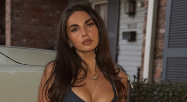 Beatrix Ramosaj po çmend rrjetin me super format trupore