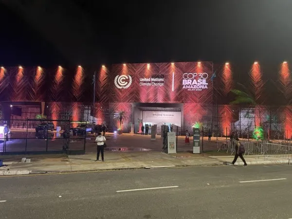 Shpërthen zjarr në samitin COP30  pjesëmarrësit në bisedimet për klimën evakuohen