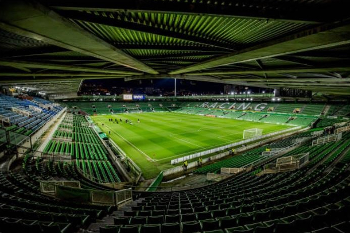 Shtyhet fillimi i ndeshjes mes Santander dhe Barcelonës