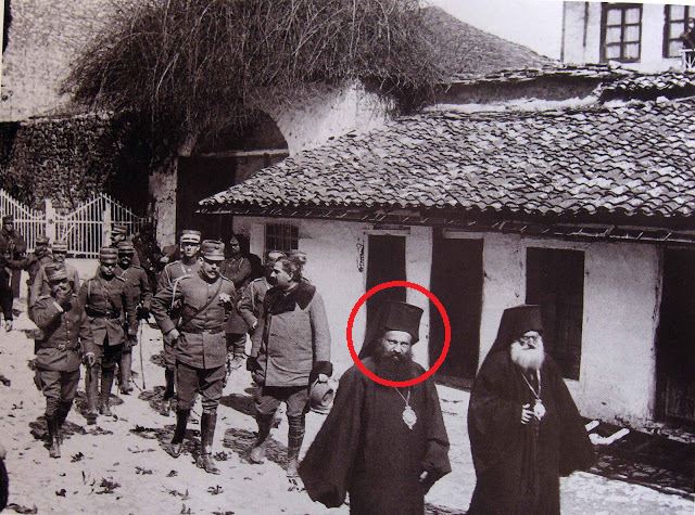  Përpara me kryqin në njërën dorë dhe në tjetrën thikën  mas akrat ndaj çamëve musliman  