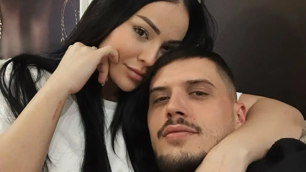 Sara emocionon me perëndimin mahnitës
