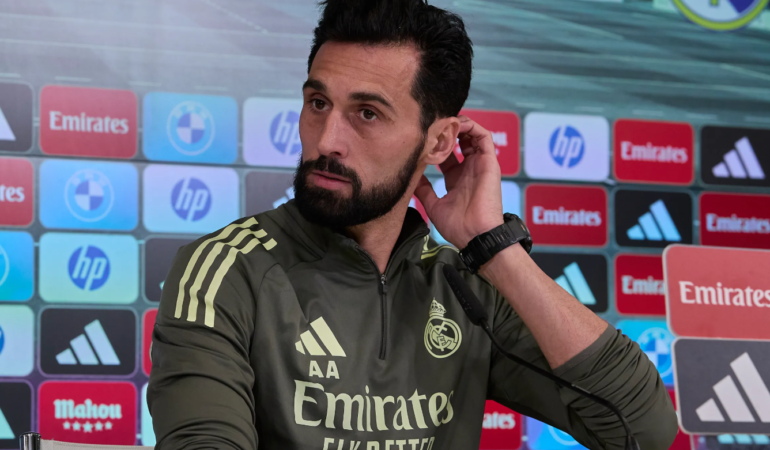 333333333333Arbeloa-e-peson-si-Alonso.do_.png