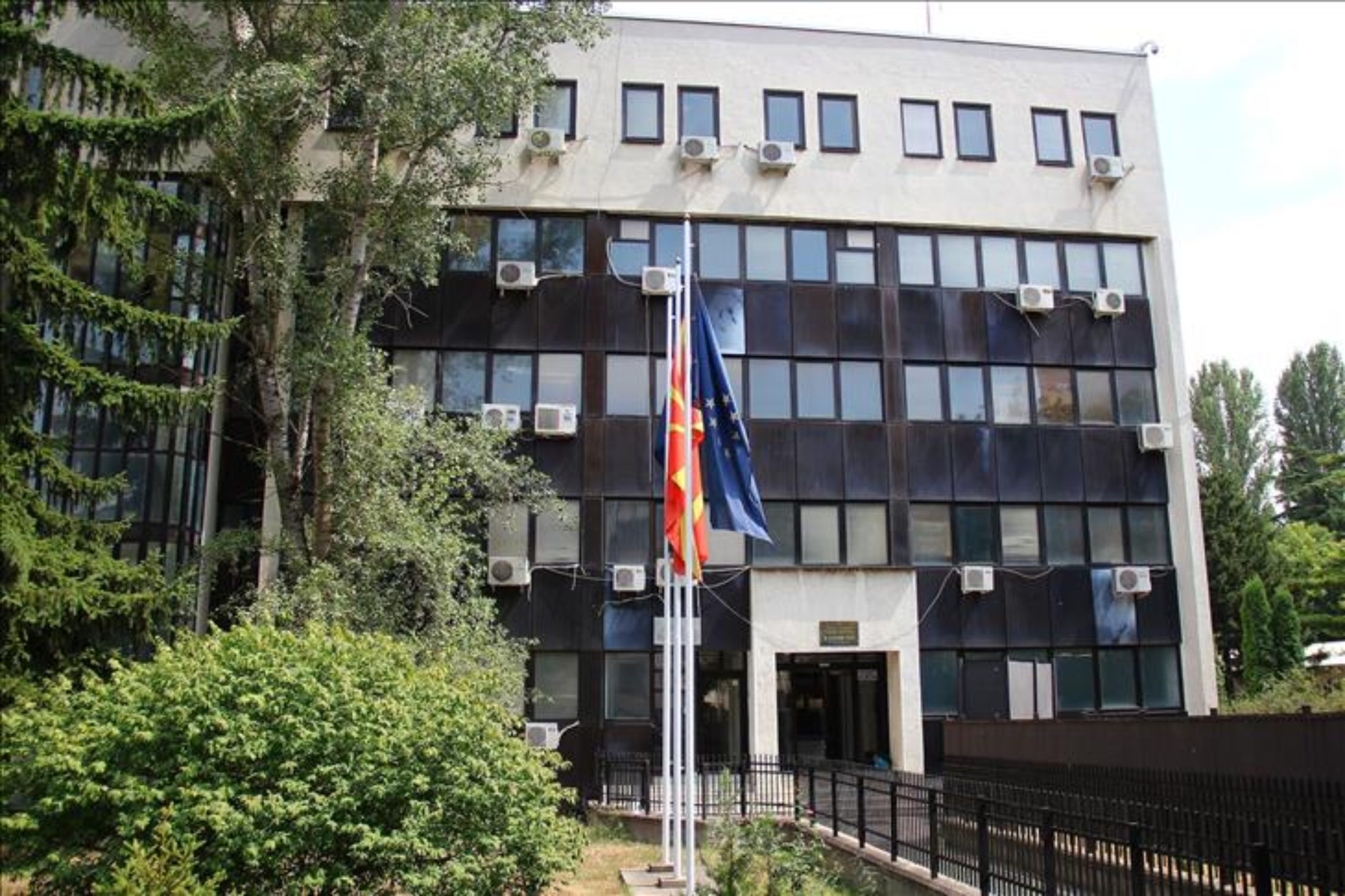 mpb-paralajmeron-ekipe-te-specializuara-me-kamera-trupore-dhe-sistem-inteligjent-per-te-luftuar-dhunen-ne-familje