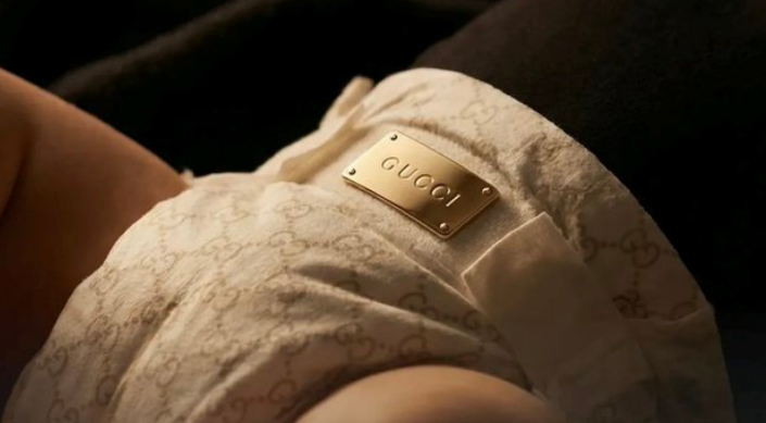 pelenat-500-dollareshe-jane-luksi-i-ri