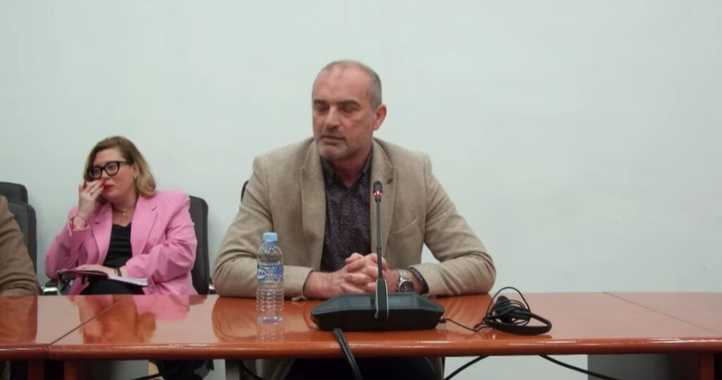 Snopçe kërkon përgjegjësi nga Mucunski për ngecjen e vendit në rrugën drejt BE së