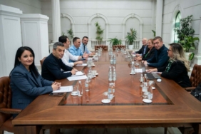 d7f2dd07-7a72-4e64-b5a1-7140c21898f1