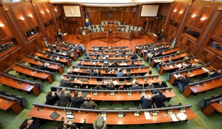 Shtyhet në orën 19:00 seanca për presidentin në Kosovë!
