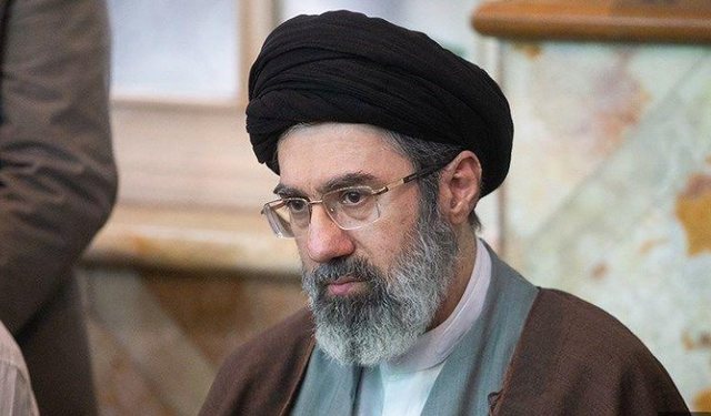 mesazh-i-mojtaba-khameneit-irani-do-te-mbroje-aftesite-e-veta-berthamore-dhe-raketore