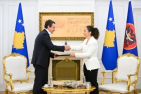 Presidentja-Osmani-mandaton-z.-Albin-Kurti-per-formimin-e-Qeverise-se-Republikes-se-Kosoves-1-1024x6.jpeg