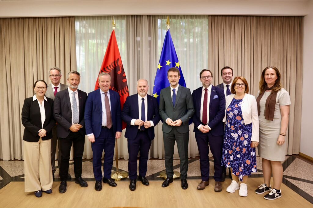 Hoxha pret delegacionin suedez  Të forcojmë partneritetin strategjik drejt një Europe më të bashkuar