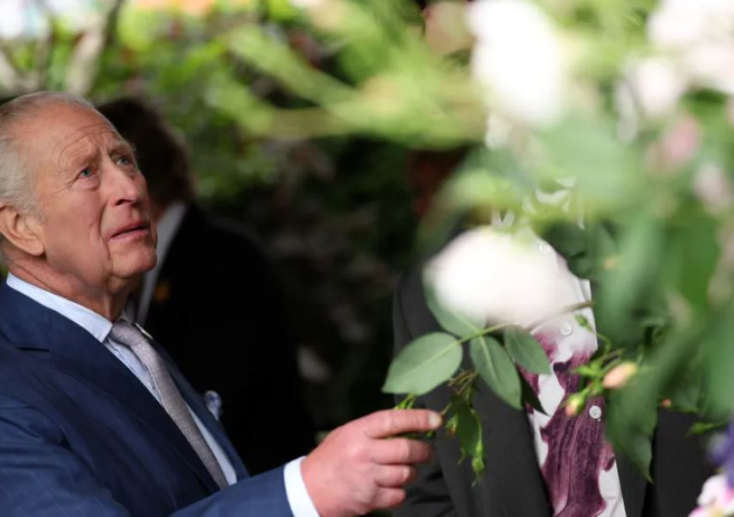 Njoftoi gabimisht vdekjen e mbretit Charles III  radioja kërkon falje