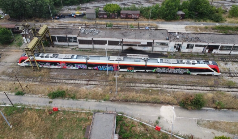 mk-emu-1536x864