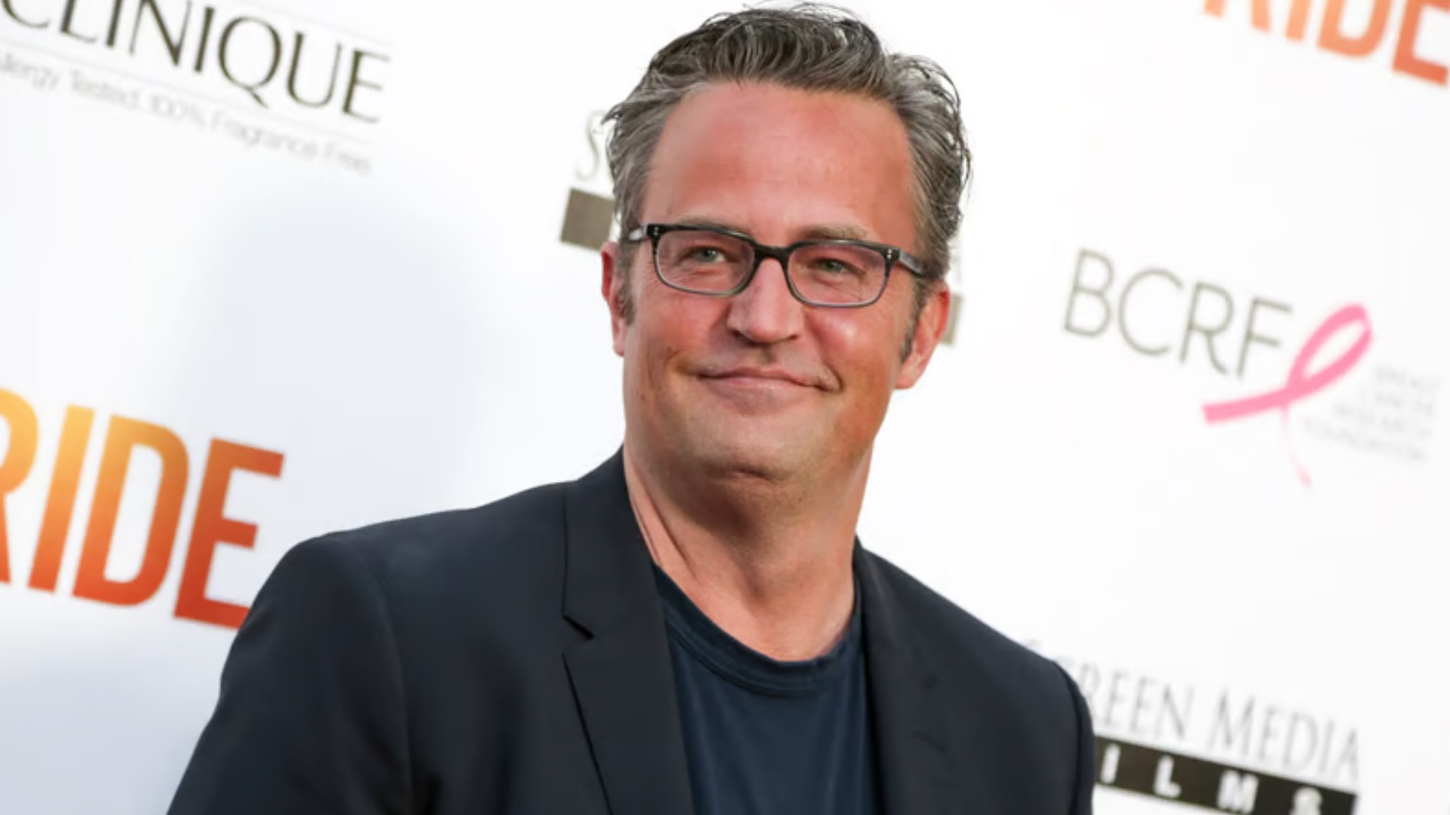 E vërteta tronditëse pas vdekjes së Matthew Perry  Motrat hedhin akuza të forta ndaj njeriut më të afërt të aktorit 