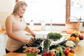 pregnancy-superfoods-hero-shutterstock_586437113_hd_sd.jpg