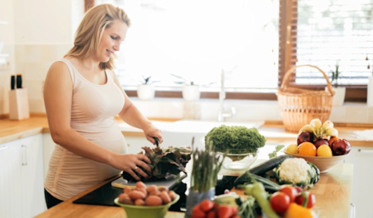 pregnancy-superfoods-hero-shutterstock_586437113_hd_sd.jpg