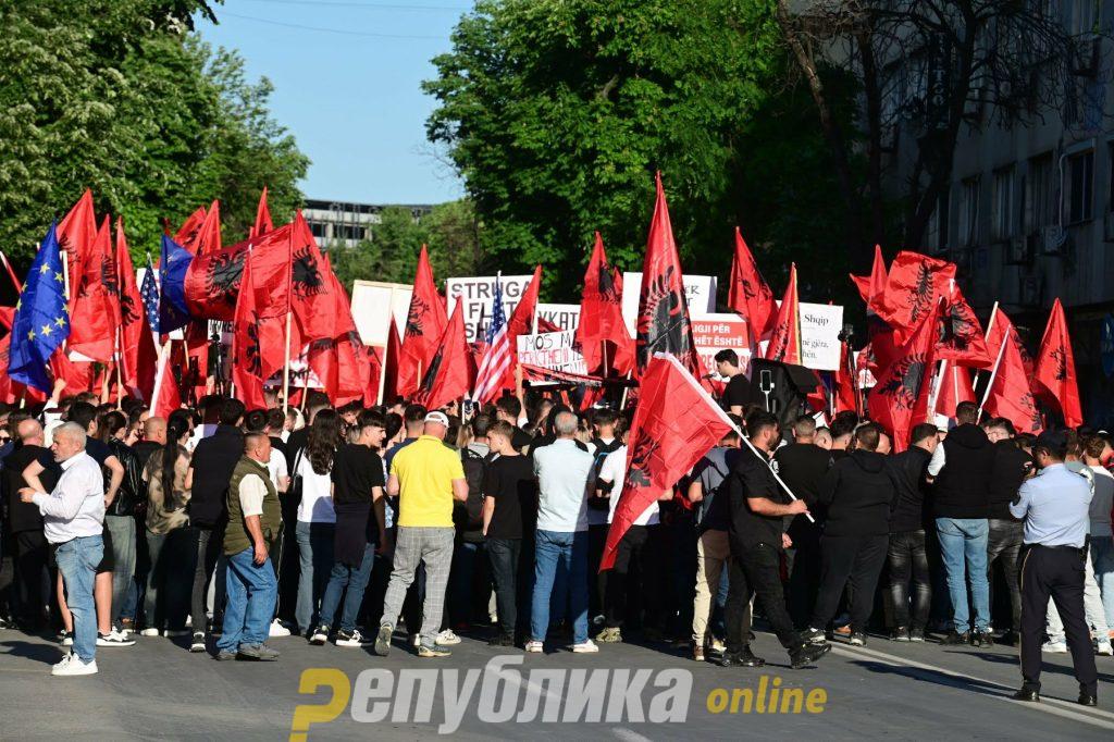 DUI supported Albanian protest in Skopje ends with a fistfight
