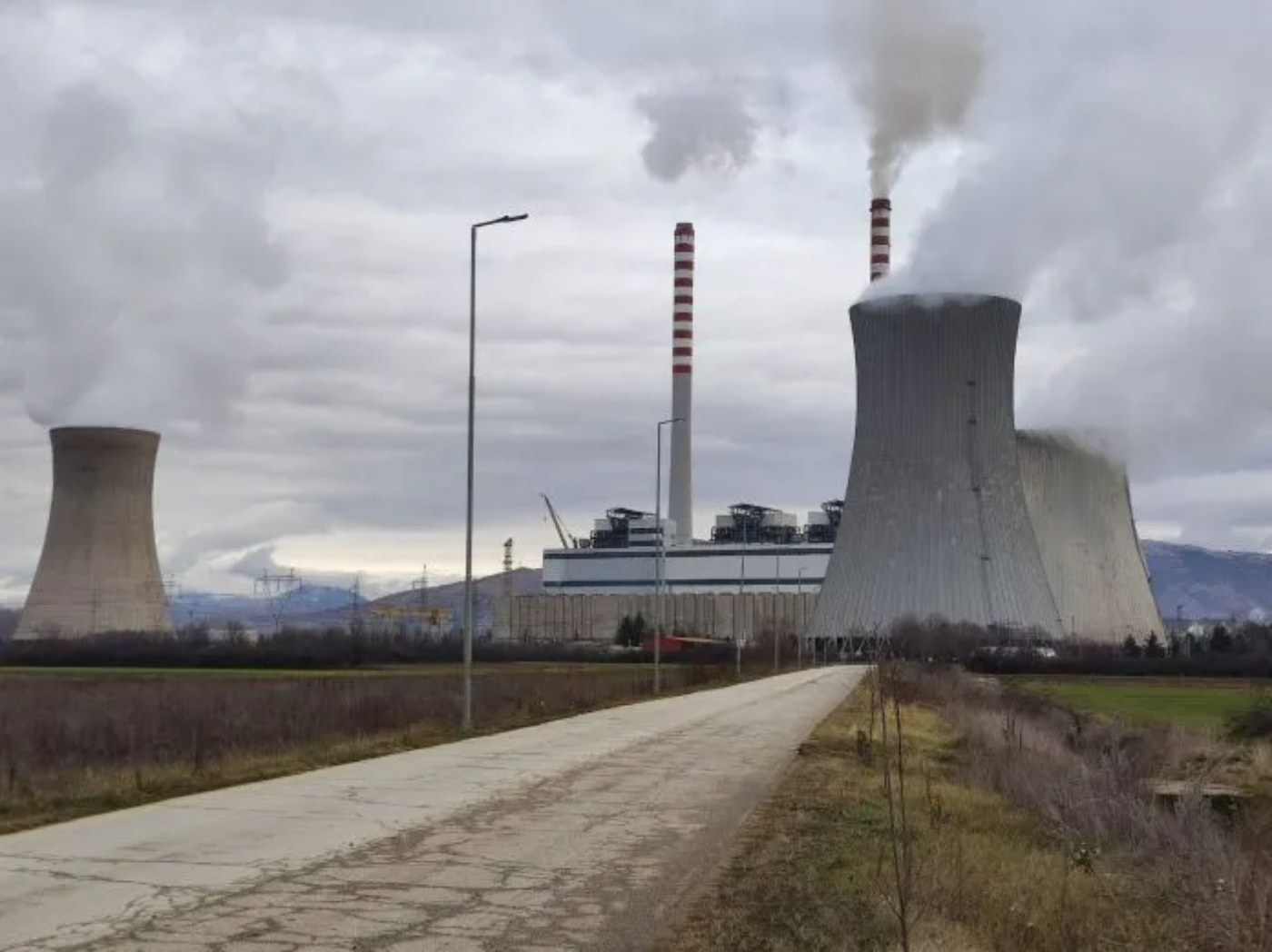Rënie e prodhimit të energjisë elektrike te termocentralet e RMV së  rritje te hidrocentralet dhe turbinat e erës