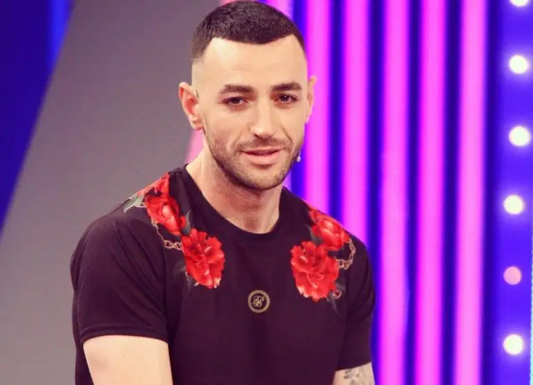  Kur të ndërrojmë jetë    Stresi ironizon artistët e rinj dhe  mbron  fronin e repit
