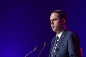004_Debat-Pernime_2019_LDK_Lumir-Abdixhiku_027-1024x684-1.jpg