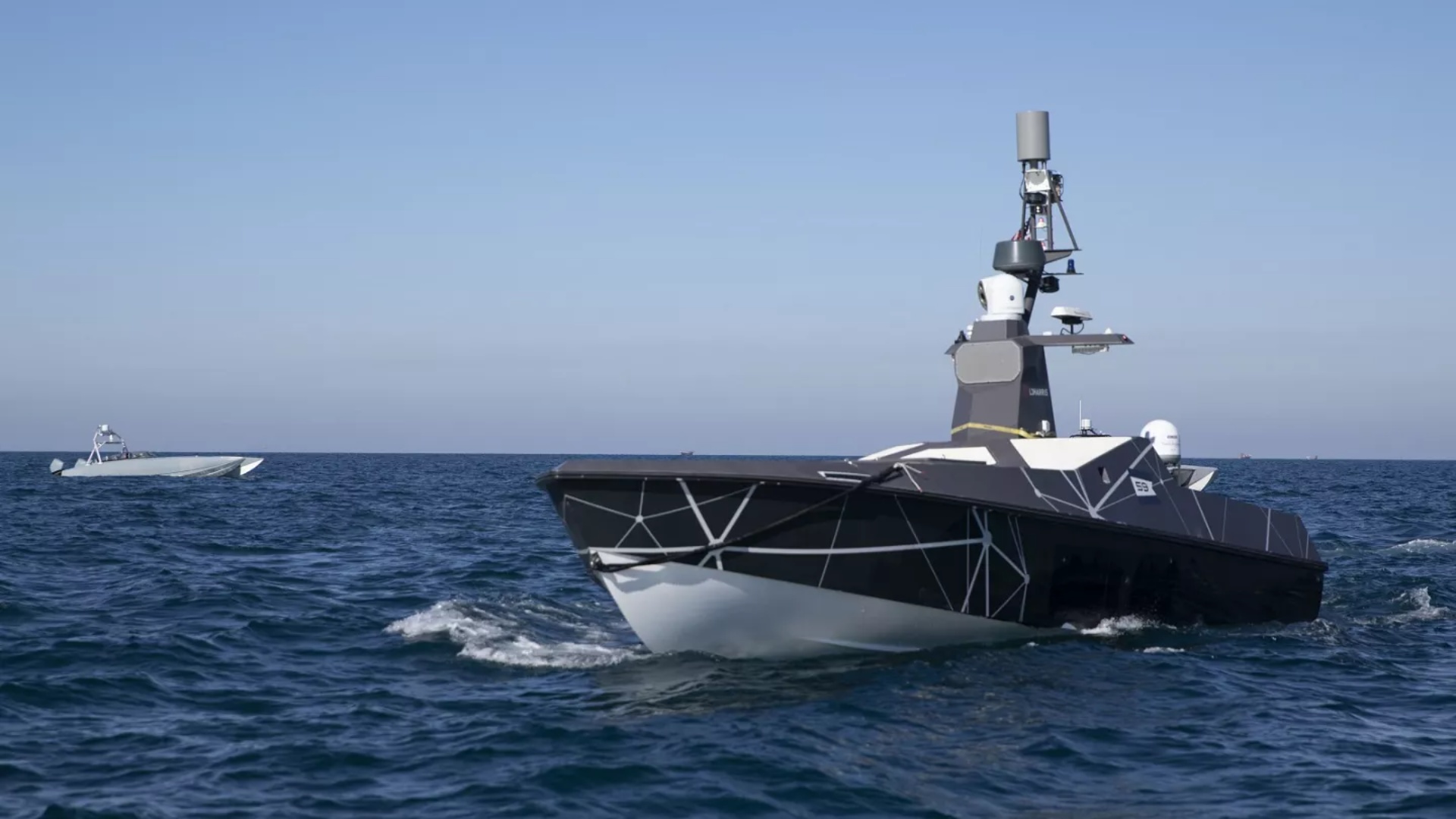 si-mund-te-mbrojne-dronet-me-inteligjence-artificiale-rrjetet-nenujore-te-evropes