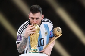 221218184732-messi-wc-trophy_sd_hd.jpg