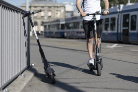 VERKEHR, TROTTINETT, ELEKTRO,  ELEKTRO TROTTINETT, E-TROTtINETT, MOBILITAETUNTERNEHMEN E-SCOOTER,  ELEKTRO-SCOOTER,  VERLEIH, ANBIETER, E-MOBILITAET, ELEKTROMOBILITAET,