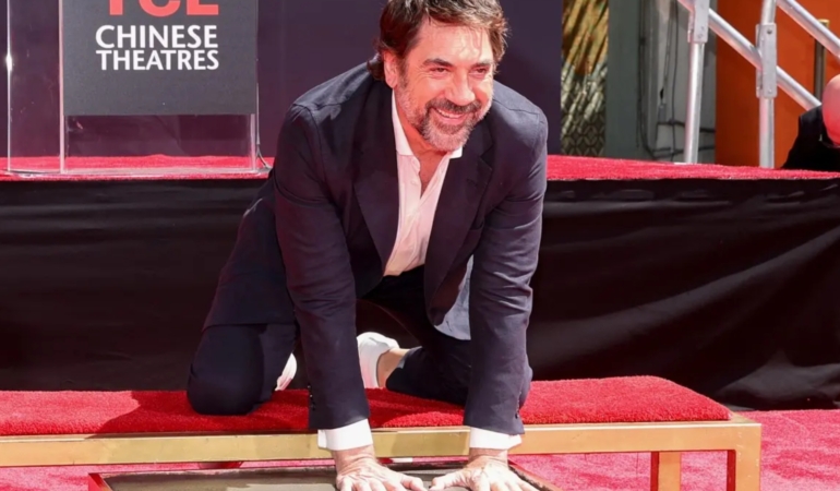 FOTO/Javier Bardem shkruan histori në Hollywood, bëhet spanjolli i parë që lë gjurmët në…