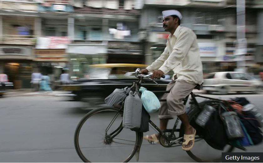 dabbawalat-e-mumbait-tradita-100-vjecare-e-korriereve-te-vakteve-qe-po-zhduket