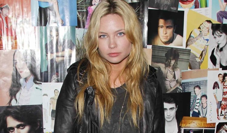 Daveigh-Chase-BULLETT-Magazine-Spring-Fling-062026-14a0b88b89f54d25a4b247c9dd267bda.jpg