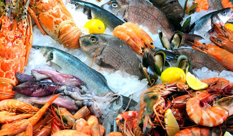 Si të dalloni nëse produktet e detit janë të freskëta, nutricionistja: Nëse syri i peshkut është i turbullt…