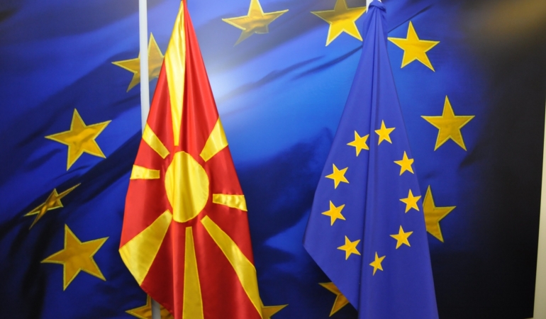 Makedonija-EU-znamina