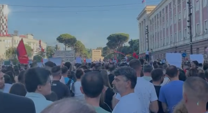 Dita e 18 të e protestës  qytetarët nisin marshimin drejt kryeministrisë