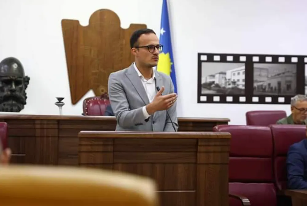 hyseni-denon-sulmin-ndaj-ekipit-te-tv-dukagjinit-ne-gjilan