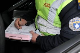 auto_auto_Policia_e_Kosoves-trafikut-denimet-gjobat-12_janar_2018d-Laura_Hasani_copy1661164616168234.jpeg