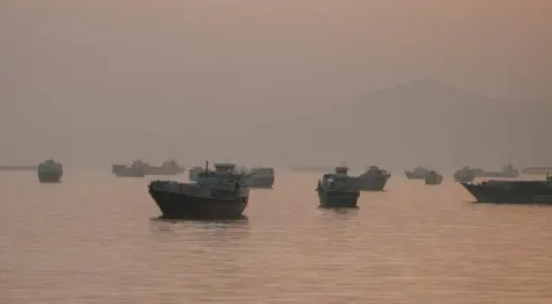 Irani kërkon 48 orë paraprakisht për anijet që kalojnë në ngushticën e Hormuzit