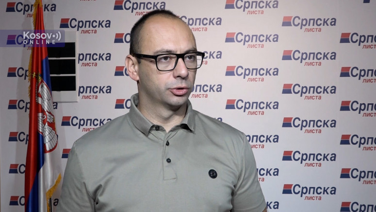 simiq-rikthen-narrativat-e-viteve-90-gjate-fushates-kundershtaret-politike-i-krahason-me-tradhtare-historike