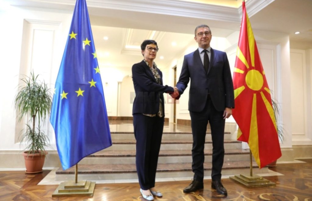 eu-commissioner-kos-will-visit-macedonia-while-on-a-balkan-tour
