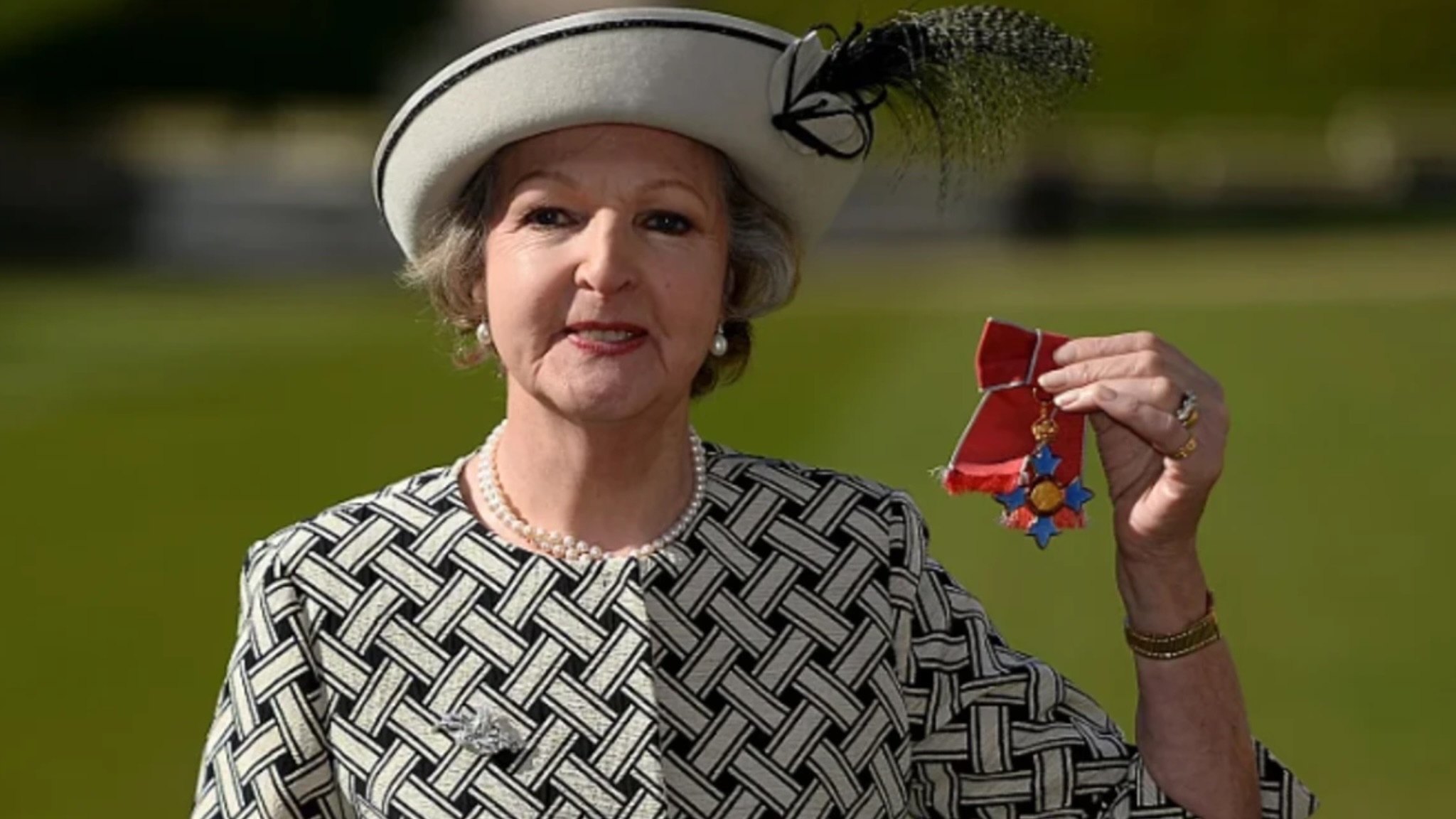 Shuhet legjenda e televizionit britanik  Penelope Keith humb betejën me kancerin në moshën 86 vjeçare 