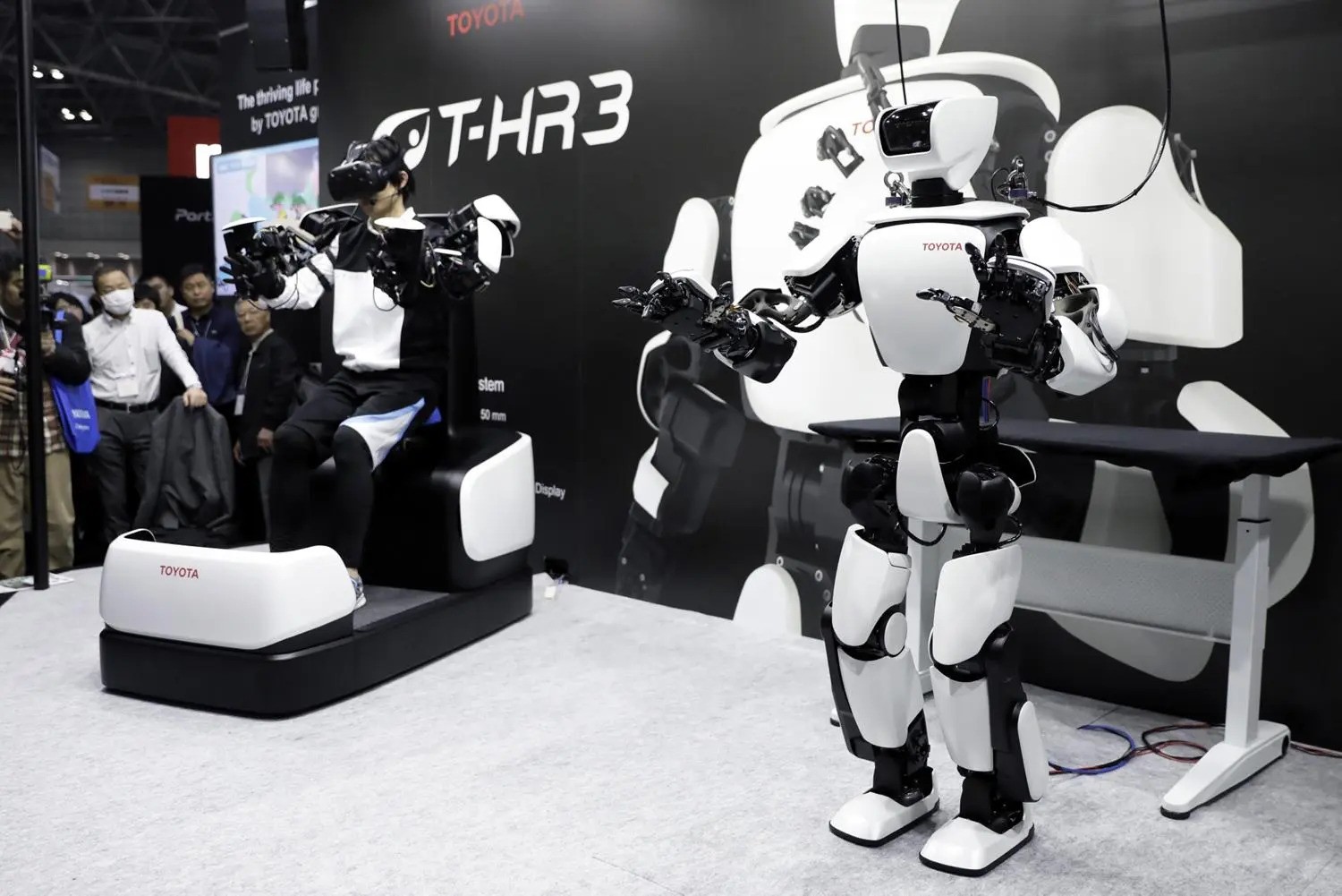 dikush-duhet-te-merret-me-vetmine-japonia-zgjedh-robotet