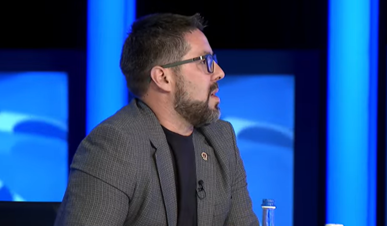 Krasniqi: Gjuha ofenduese ndaj UÇK-së vjen nga tabori i LVV-së, jo prej subjekteve tjera