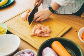 ways-to-prevent-food-poisoning-alt-1440x810_hd.jpg