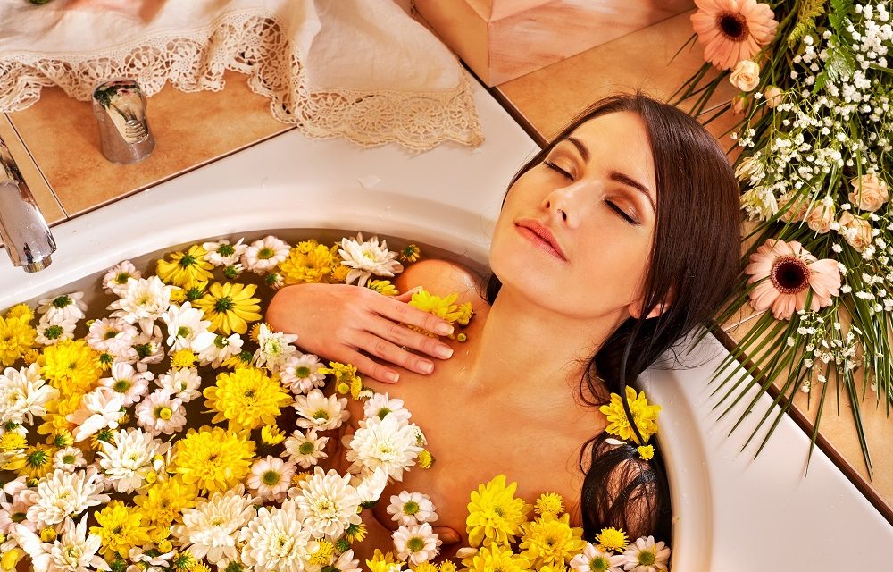 Aromatic-Bath-Salts-Recipe-1000x640.jpg