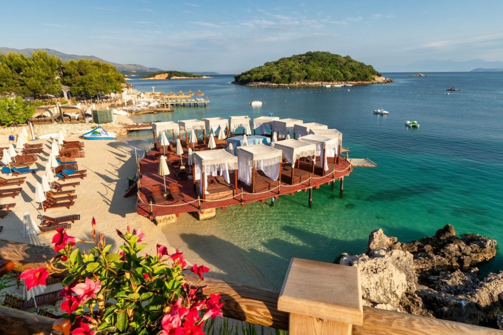 wales-online-nga-tirana-ne-ksamil-media-britanike-zbulon-pse-shqiperia-eshte-destinacioni-i-kesaj-vere