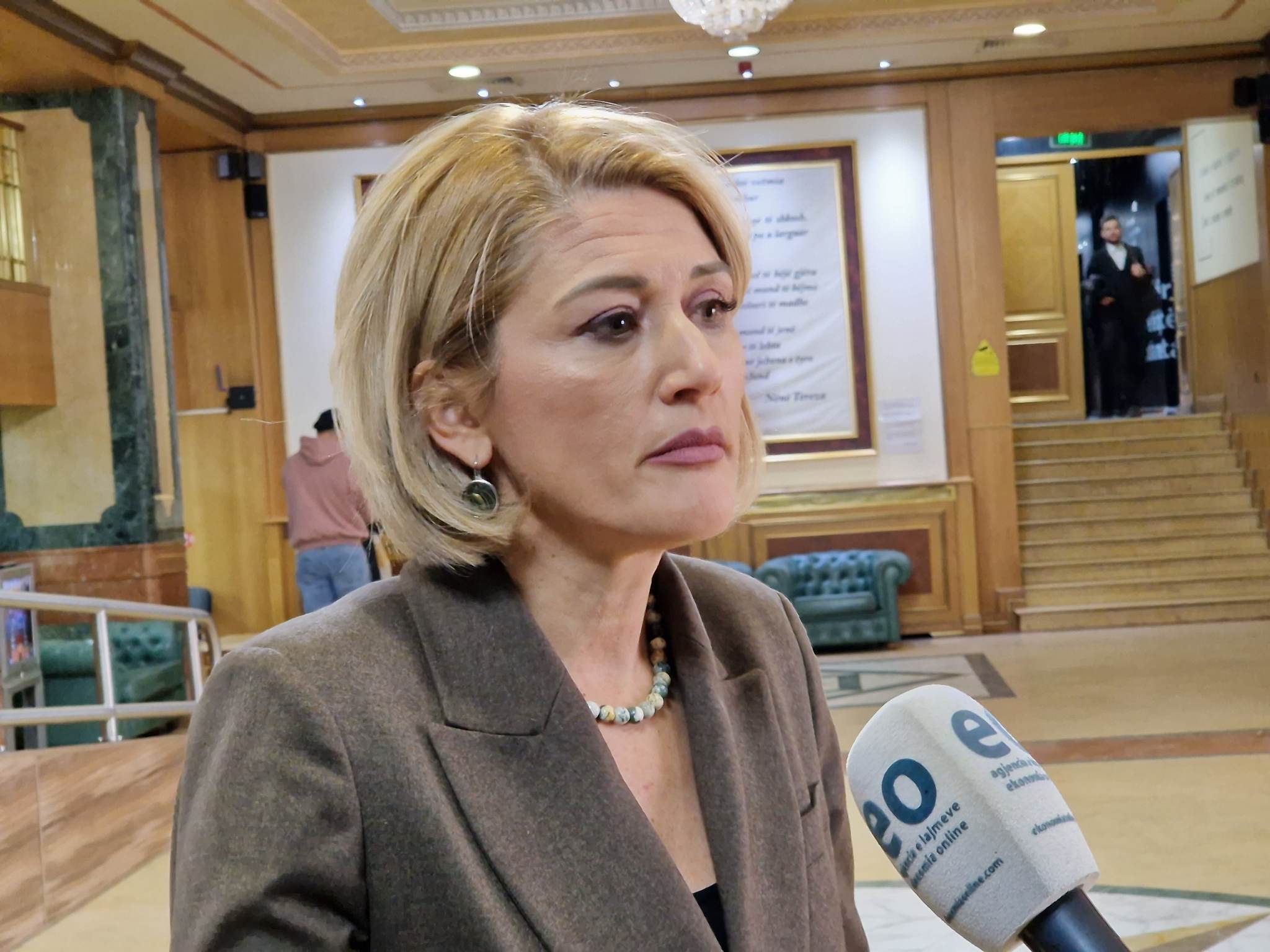 Mimoza-Kusari-Lila-2.jpg