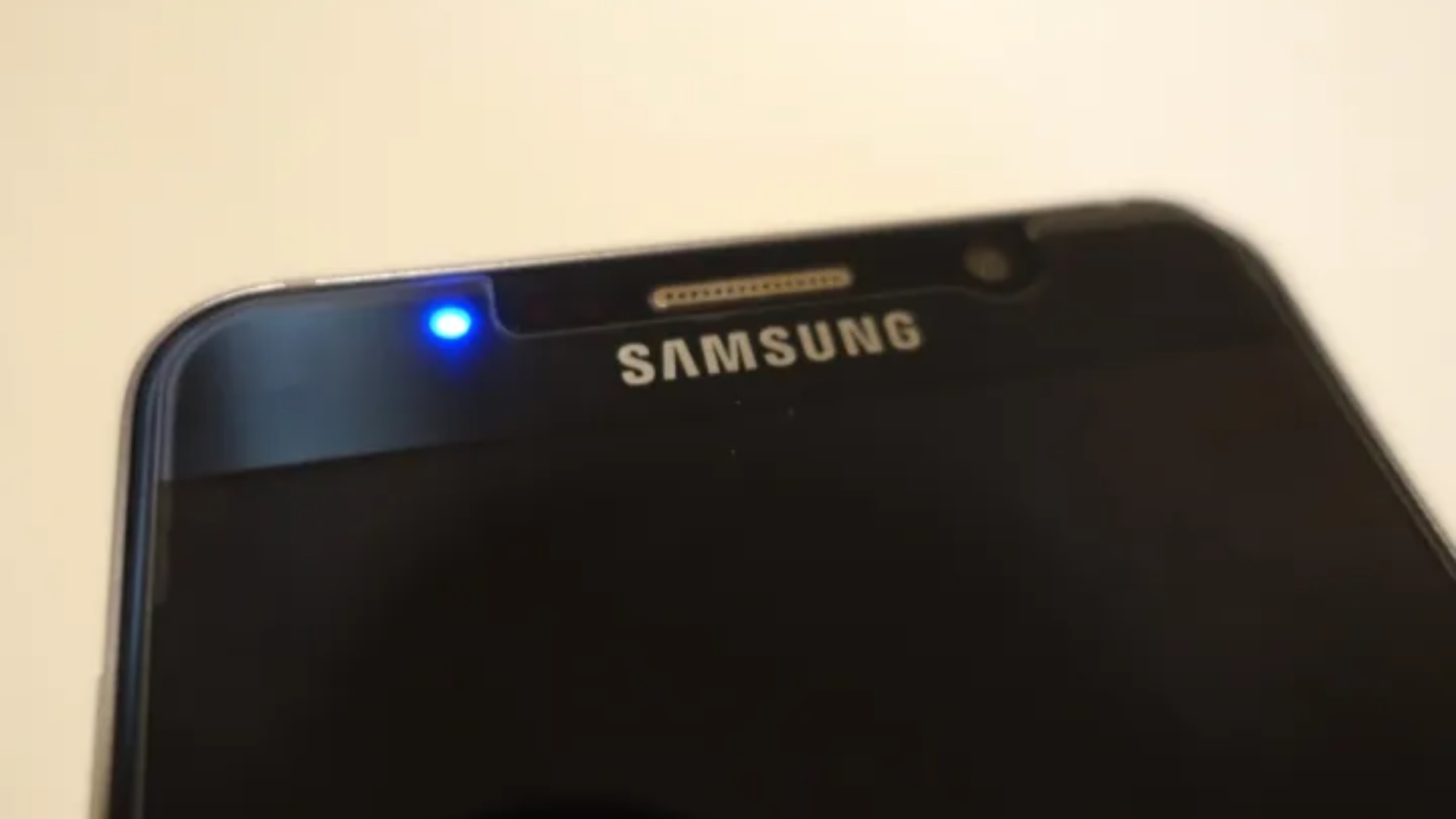 perse-samsung-e-hoqi-driten-led