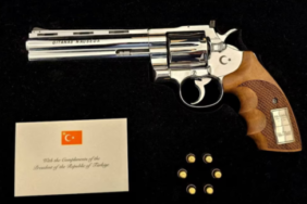 davkova-revolver.png