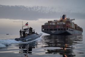 hormuz_strait_iran_boat-770x433-1.jpg