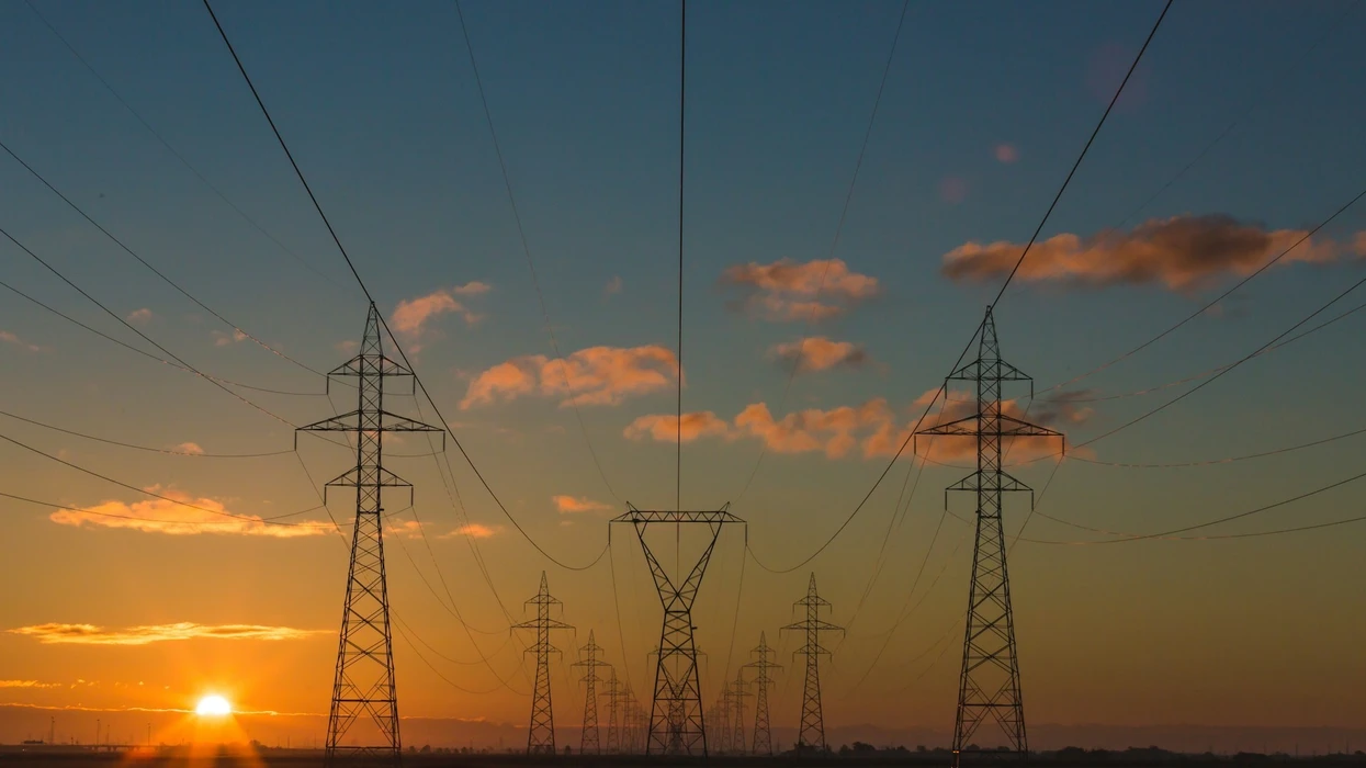 bum-i-ai-se-dhe-kerkesa-enorme-per-energji-ofgem-shtrengon-radhen-per-lidhje-ne-rrjet
