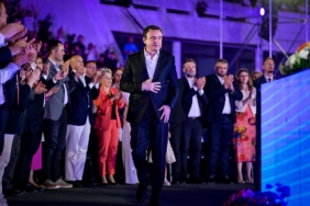 kurti-canva.jpg